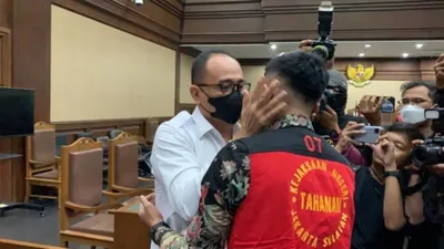 Majelis Hakim Pengadilan Tindak Pidana Korupsi (Tipikor) Jakarta menjatuhkan hukuman berat kepada Rafael Alun Trisambodo dalam kasus gratifikasi dan tindak pidana pencucian uang (TPPU).