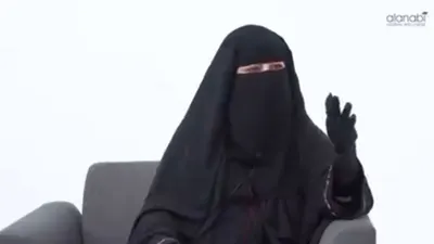 Sosok Umi Pipik, istri mendiang Ustadz Jefry Al Buchori atau Uje, kini memang mengikuti jejak sang suami yaitu menjadi pendakwah.