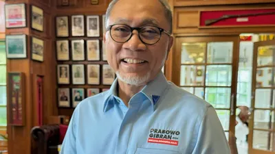Ketum PAN Zulkifli Hasan mengatakan kalau kini ada orang yang takut mengamini doa surah Al-Fatihah yang dibacakan dalam shalat.