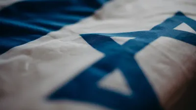 Majelis Ulama Indonesia atau MUI kini menjadi sorotan publik usai mengeluarkan fatwa terkait produk yang dinilai berafiliasi dengan Israel.