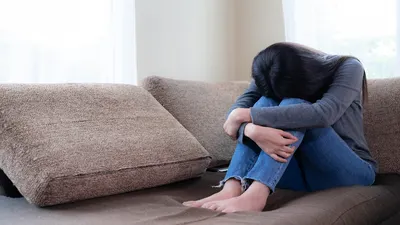 Membully diri sendiri atau self sabotage juga bisa membuat seseorang merasa kesulitan dalam mencapai tujuan jangka panjang.
