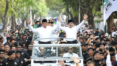 Anies Baswedan dan Cak Imin daftar ke KPU gunakan mobil Land Rover