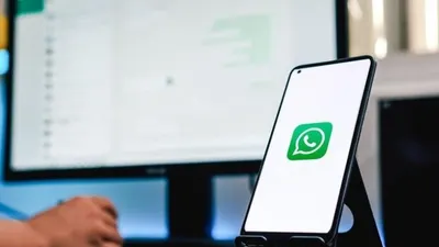 Ilustrasi mengubah latar belakang saat video call WhatsApp.