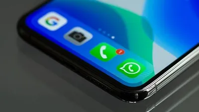 Ilustrasi ciri WhatsApp disadap.