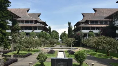 Berikut rata-rata gaji yang didapatkan lulusan tiga kampus bergengsi ITB, UI, dan UGM setelah bekerja selama 5 tahun.