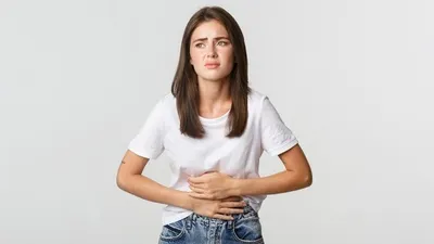 Illustrasi penderita maag.