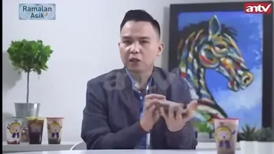 Ramalan Hard Gumay: Kehidupan Asmara Ayu Ting Ting Selalu Dicampuri Orang Tuanya