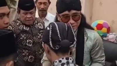 Gus Miftah Buka Suara Soal Misteri Amplop Coklat untuk Cak Kirun yang Diduga Serangan Fajar Pilpres: Justru Saya yang Diamplopi untuk...