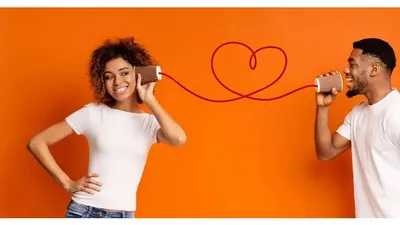 Bahasa cinta atau love language merupakan cara seseorang menerima maupun mengekspresikan cintanya dalam sebuah hubungan. 