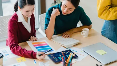 Illustrasi. Jurusan Kuliah yang Paling Dibutuhkan di Industri Kreatif, Jurusan Animasi Full Senyum!