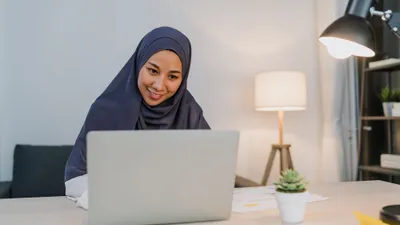 Ilustrasi Bekerja saat Bulan Ramadhan