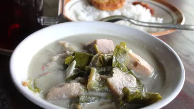 ilustrasi Resep Lodeh Terong dan Kacang | Sayur lodeh memiliki rasa yang khas, bahan bahannya pun mudah didapatkan seperti pasar tradisional, pasar modern bahkan di warung-warung.