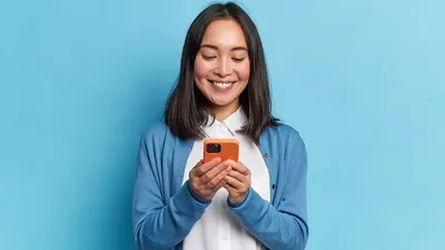 Ilustrasi Main Media Sosial