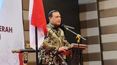 Usai menetapkan Firli Bahuri sebagai tersangka, kini Polda Metro Jaya juga mencekal Ketua KPK tersebut agar tidak pergi ke luar negeri.
