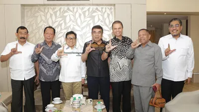 Cak Imin dengan kelima eks Jendral yang datang berkunjung 