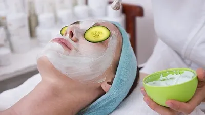 Inilah beberapa bahan alami yang bisa dimanfaatkan untuk membuat masker wajah yang dapat membuat kulit wajah lebih putih.
