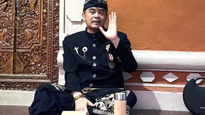 Potret Arya Wedakarna atau anggota DPD asal Bali yang namanya viral