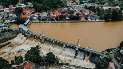 TMA Bendung Katulampa Naik Setiap Turun Hujan di Sore Hari, Warga di Bantaran Ciliwung Diminta Waspada