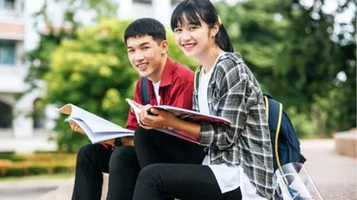 Ilustrasi Mahasiswa dan Mahasiswi