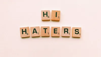 Dibutuhkan sebuah kesabaran yang sangat ekstra untuk menghadapi haters ini. Namun, kamu tidak perlu khawatir lagi. Baca tips berikut ini.