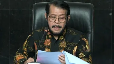 Eks Ketua Mahkamah Konstitusi, Anwar Usman, akhirnya menanggapi sebutan &lsquo;Mahkamah Keluarga&rsquo; terhadap Mahkamah Konstitusi (MK).