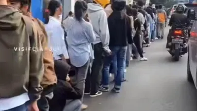 Viral Antrean Panjang Pelamar Kerja di Cianjur, Rela Antre dari Pagi Demi Dapat Pekerjaan