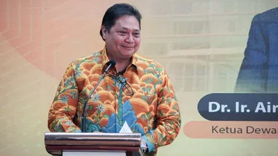 Airlangga Hartarto turut menanggapi yang menyebutkan bahwa putusan MKMK tetap tidak berdampak terhadap pencalonan Prabowo-Gibran.
