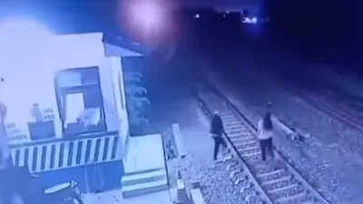 Aksi Heroik&nbsp;Petugas Jaga Lintasan Kereta Api yang Cegah&nbsp;Upaya Bunuh Diri.