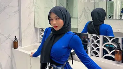 Berikut adalah biodata profil Oklin Fia selebgram yang viral dengan kontan menjilat es krim. Sosoknya memang kerap menuai kontroversi.
