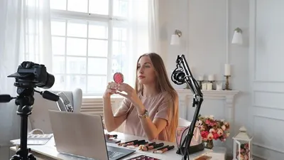 CAMABA&nbsp;Wajib Tahu! Inilah 3 Perguruan Tinggi Negeri dengan Jalur Khusus Content Creator, Ada PTN ITS hingga UPN Veteran