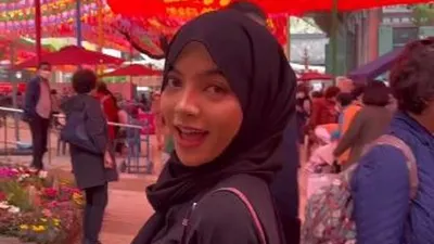 Kocak, Oklin Fia Dibilang Pompa Karet WC setelah Video Viral Jilat Es Krim