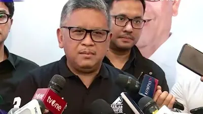 Cegah Gerakan Makin Besar, Hasto Minta Presiden Jokowi Respons Isu Pemakzulan