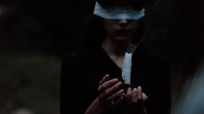 Untuk mengetahui ada atau tidaknya kemampuan unik ini dalam diri seseorang, berikut merupakan ciri-ciri khusus pemilik indera keenam.