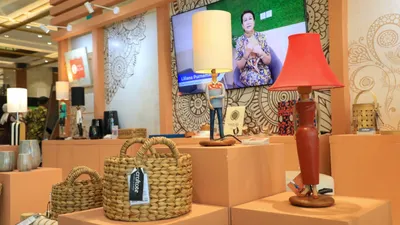 Craftote Gallery &amp; Coffee, UMKM binaan BRi, dengan bangga dia memajangkan hasil kerajinan tangannya di Pameran Kriyanusa 2023.