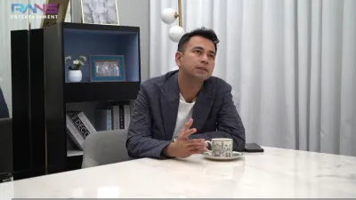 Dalam kanal YouTube Raffi Ahmad, Jeje Govinda akhirnya buka suara mengapa dirinya tak meninggalkan Syahnaz Sadiqah dan memilih bertahan.