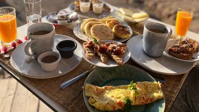 Dari hasil studi yang dilakukan University of Guelph diketahui bahwa minum kopi setelah makan gorengan atau makanan berminyak itu berbahaya.
