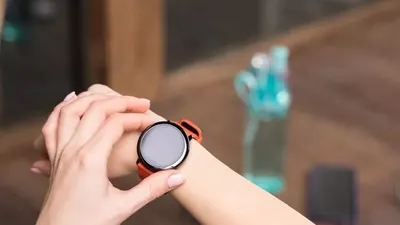 Kondisi Psikologi Orang yang Suka Pakai Jam di Tangan Kanan, Cenderung Pendiam?
