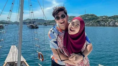 Kabar keretakan rumah tangga YouTuber ternama di Indonesia Ria Ricis dan Teuku Ryan saat ini tengah menjadi sorotan publik.