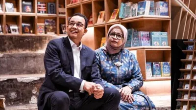 Anies Baswedan bersama Fery Farhati