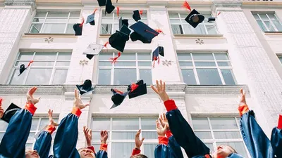 Ilustrasi fresh graduate