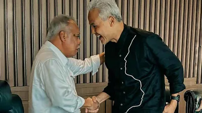 Momen Menteri Basuki Hadimuljono terlihat sedih saat berbincang dengan Ganjar Pranowo