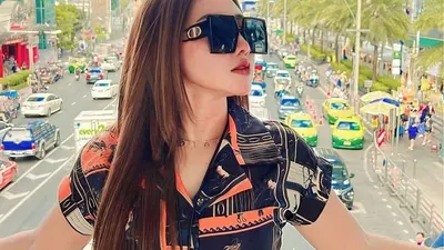 TikToker Luluk Sofiatul Jannah sekaligus istri dari polisi Bripka Muhammad Nuril, belum lama ini terlibat kasus memarahi seorang siswi SMK yang sedang menjalankan tugas magang di sebuah swalayan yang ada di Probolinggo, Jawa Timur.