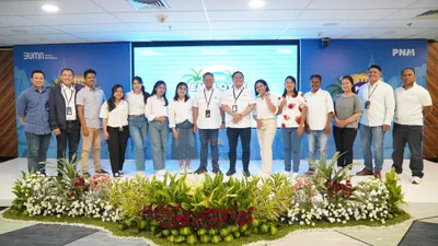 PT Permodalan Nasional Madani (PNM) kembali memberikan apresiasi kepada karyawan berprestasi dan nasabah unggulan untuk melakukan perjalanan wisata religi melalui program PNM Employee Reward.