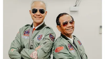  List Jaket Bomber yang Mirip Style Ganjar-Mahfud di Debat Capres