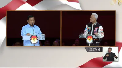 Prabowo Subianto dan Ganjar Pranowo di Debat Capres Ketiga