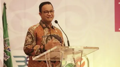 Anies Baswedan memberikan tanggapan santai soal Partai Golongan Karya (Golkar) resmi mendukung Prabowo Subianto. 