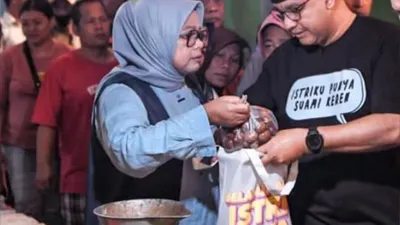 Fery Farhati (Istri Anies Baswedan) dan Anies Baswedan