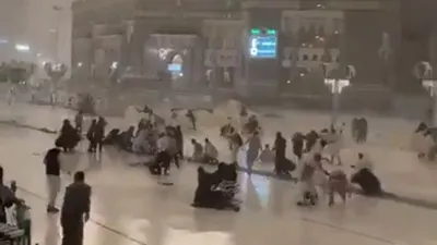 Video para jemaah berlarian hindari cuaca buruk di Mekkah