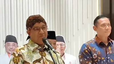 Anies dan AHY sesaat sebelum menonton wayang kulit di DPP PKS. 
