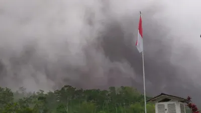 BPPTKG mencatat bahwa pada Sabtu, 9 Desember 2023, Gunung Merapi telah berhenti mengeluarkan awan panas guguran (APG).